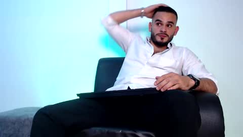 Snapshot of esteban_fer chatting on November 2025 08:11:02 PM Esteban Fernandez online show from November 2025 08:11:02 PM