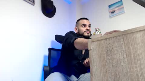 Esteban Fernandez online show from February 2026 04:09:02 AM