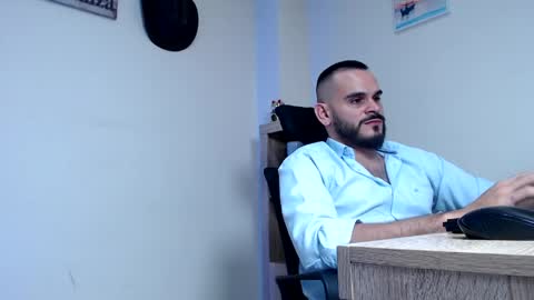 Esteban Fernandez online show from March 2026 04:19:01 AM