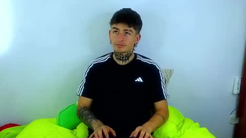 Snapshot of estebanchar_ chatting on March 2025 01:28:02 PM Esteban independent model online show from March 2025 01:28:02 PM