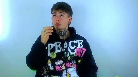 Snapshot of estebanchar_ chatting on March 2025 03:18:02 PM Esteban independent model online show from March 2025 03:18:02 PM