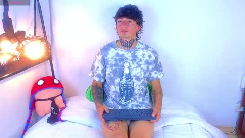 Snapshot of estebanchar_ chatting on September 2025 10:04:02 AM Esteban independent model online show from September 2025 10:04:02 AM