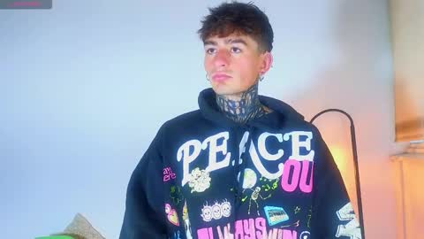 Snapshot of estebanchar_ chatting on October 2025 10:59:02 AM Esteban independent model online show from October 2025 10:59:02 AM