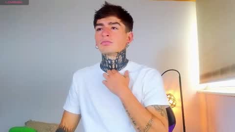 Snapshot of estebanchar_ chatting on October 2025 01:29:01 PM Esteban independent model online show from October 2025 01:29:01 PM