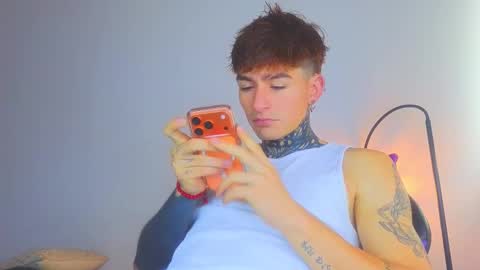 Esteban independent model online show from December 2025 01:29:02 PM