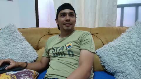 Esteban online show from October 2025 10:31:01 PM