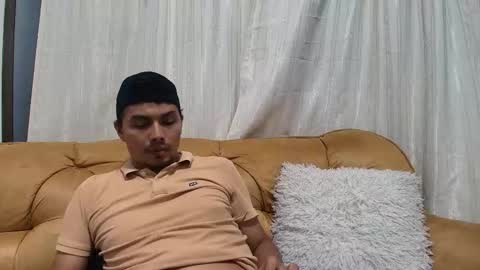 Esteban online show from October 2025 05:52:01 AM