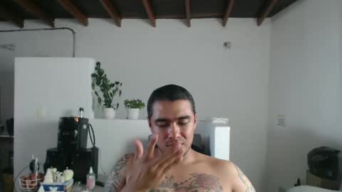 estebanmed92 online show from November 2025 05:12:01 PM