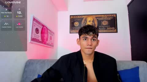 Esteban online show from December 2024 03:15:01 PM