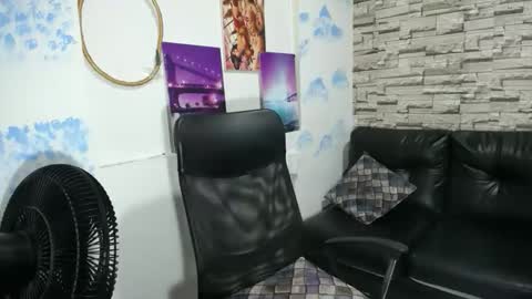 Snapshot of estefani_robles chatting on January 2026 11:41:02 PM estefani robles online show from January 2026 11:41:02 PM