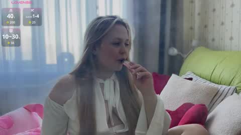 Snapshot of estella_elwood chatting on February 2026 06:40:02 AM Estella online show from February 2026 06:40:02 AM