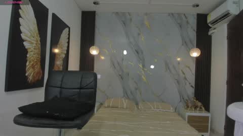 Estephany online show from December 2024 09:15:01 PM