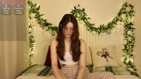 Ester online show from January 2025 09:32:02 PM