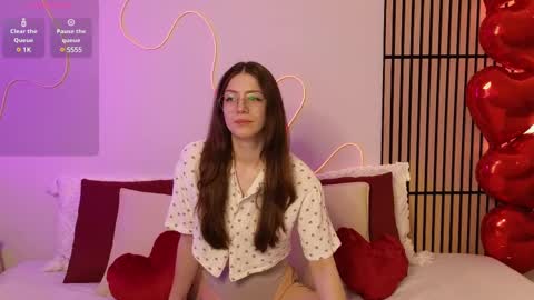 Ester online show from February 2025 09:54:01 PM