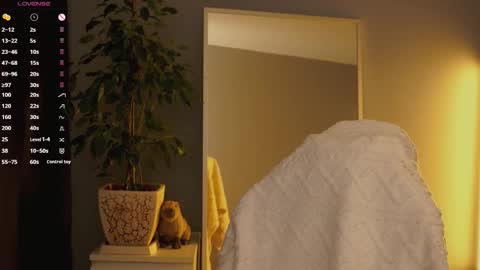 Ester online show from September 2025 12:22:02 AM