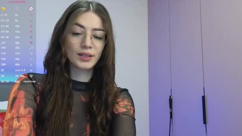 Ester online show from October 2025 10:32:01 PM