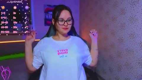 EsterPlayful online show from September 2025 04:07:02 PM