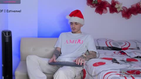 estivenvel online show from December 2024 07:00:02 PM