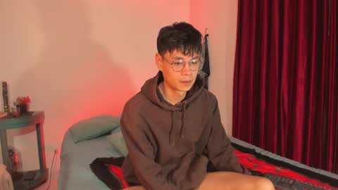 Esteban online show from November 2025 02:35:01 AM