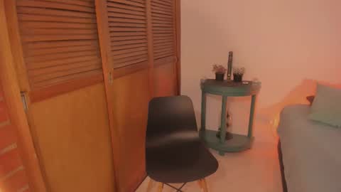 Esteban online show from November 2025 12:35:02 AM