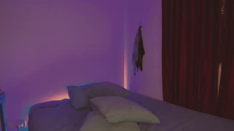 Esteban online show from November 2025 03:21:02 AM