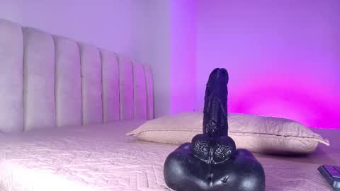 Estrella online show from January 2026 12:00:01 PM