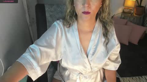 - E S T R E L L A  M I L F - online show from February 2025 07:20:01 AM