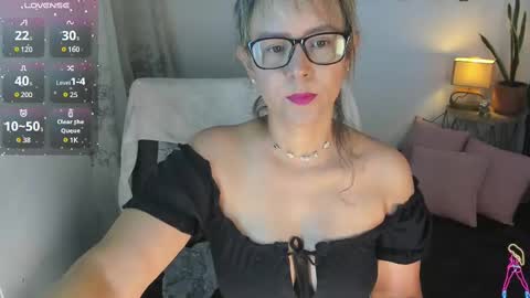 - E S T R E L L A  M I L F - online show from February 2025 09:10:01 AM