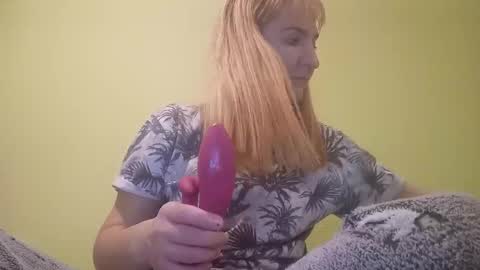 estrellawalters online show from December 2024 04:51:02 PM