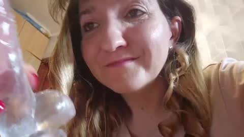 estrellawalters online show from May 2026 12:46:01 PM