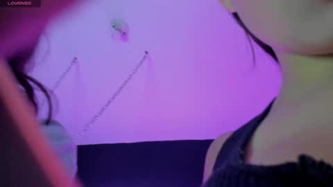 Cloe and Megan online show from September 2025 07:41:01 PM