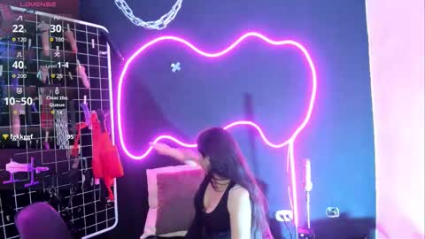 Cloe and Megan online show from October 2025 07:47:02 PM