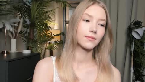 Natalie online show from October 2025 05:57:02 AM