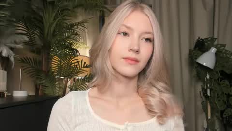 Natalie online show from December 2025 05:48:01 AM