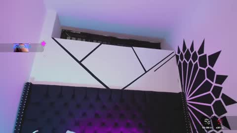 ethaancox online show from October 2025 07:26:02 AM