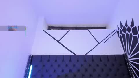 ethaancox online show from October 2025 09:57:01 PM