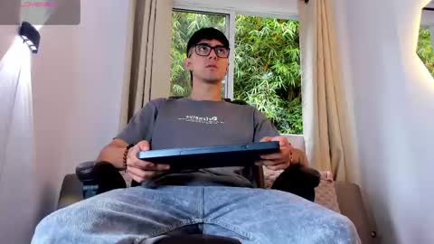 etham_wolf1 online show from June 2026 06:41:01 PM