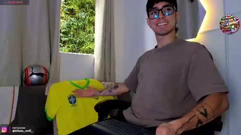 etham_wolf1 online show from June 2026 06:39:01 PM