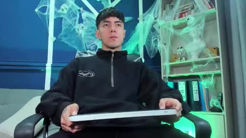 Etham online show from October 2025 11:54:01 AM