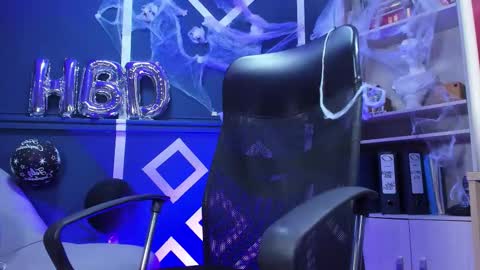 Etham online show from October 2025 12:17:02 PM