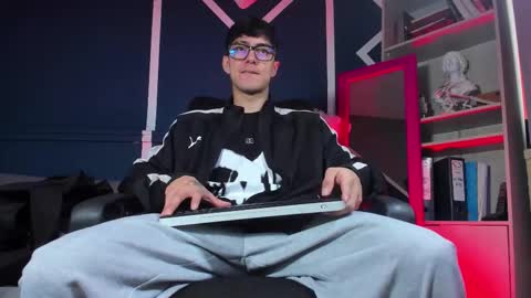 Etham online show from November 2025 02:28:02 PM