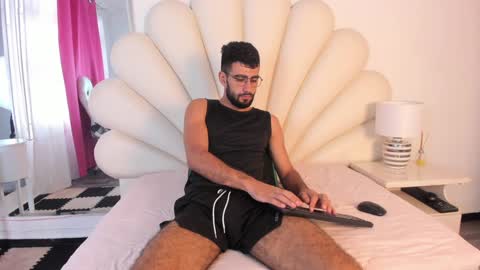 Ethan online show from January 2025 04:48:02 PM