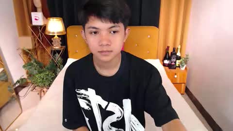 ethan_lauren online show from April 2026 06:09:02 AM