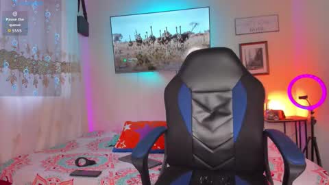 ethan travis online show from November 2025 08:41:02 PM