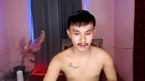 Snapshot of ethan_uwuxx chatting on January 2025 11:19:02 AM DAVE online show from January 2025 11:19:02 AM