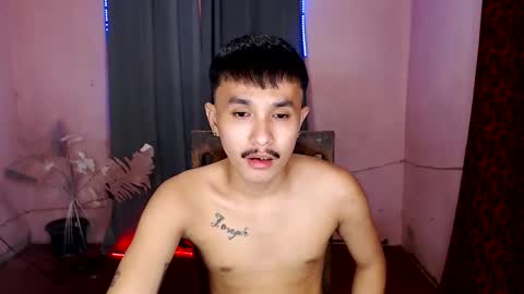 Snapshot of ethan_uwuxx chatting on January 2025 09:35:01 AM DAVE online show from January 2025 09:35:01 AM