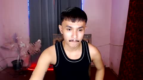 Snapshot of ethan_uwuxx chatting on January 2025 07:39:02 PM DAVE online show from January 2025 07:39:02 PM