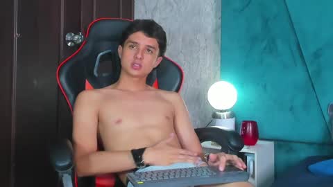 ethanlowell online show from January 2025 03:37:01 AM