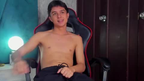 ethanlowell online show from January 2025 08:04:01 PM