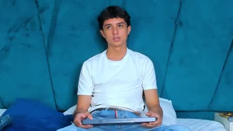 ethanlowell online show from February 2025 08:46:01 PM